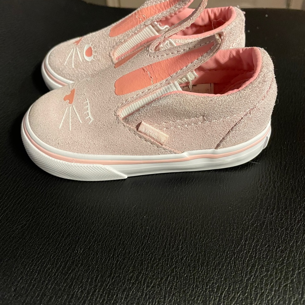 Vans - Picture 2 of 2